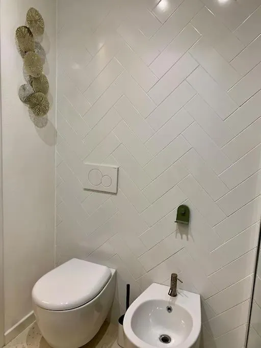 Lovely Studio Flat In Bocconi Milan Appartement